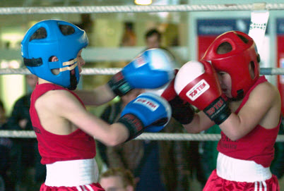 Kinder beim Boxtraining